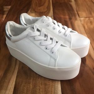 Steve Madden Palmer Platform Sneakers